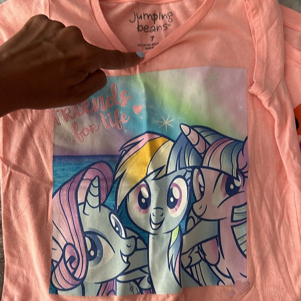 Bundle of five T-shirts both tank top and short sleeve - Picture 7 of 9